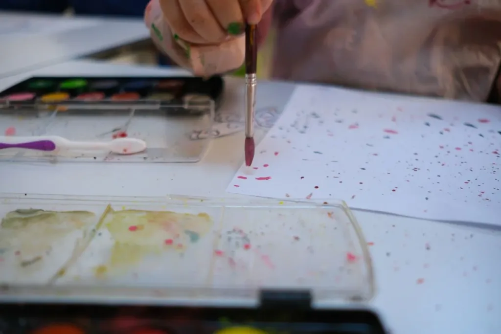 水彩风格的儿童绘本插画画面，用于绘本风提示词