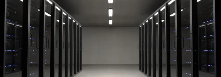 数据库查询优化场景，服务器与数据表，用于 SQL 优化提示词